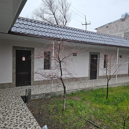 Galstyans Hotels Zvartnots Airport P'arak'ar Exterior foto