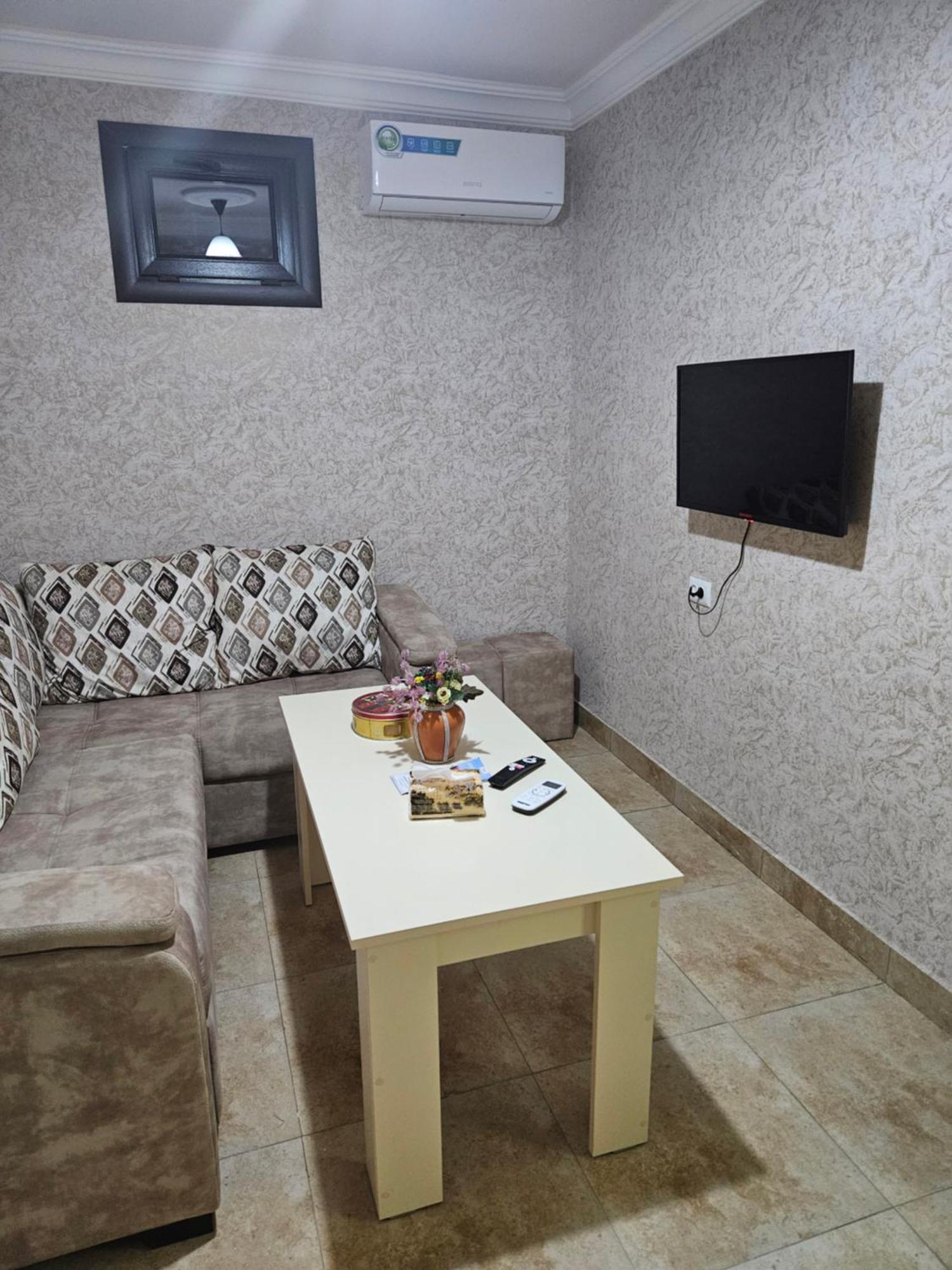 Galstyans Hotels Zvartnots Airport P'arak'ar Exterior foto